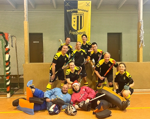 Bergstadtknüppel feiern Premiere beim 39. Christstollenturnier in DD