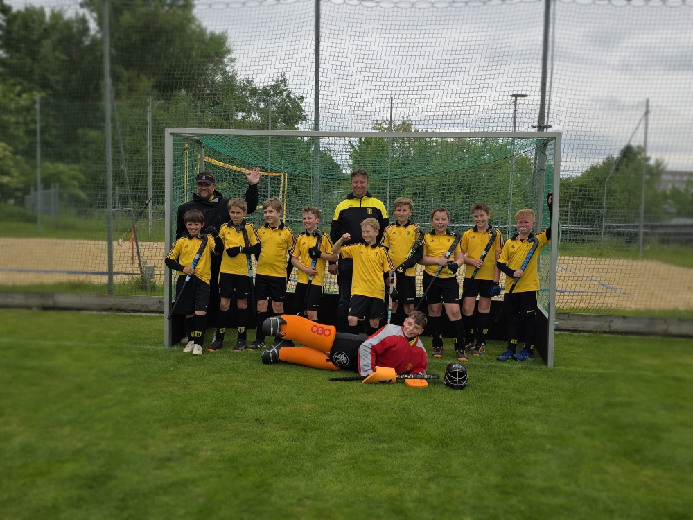 Hockey: Männliche U12 auf Rang drei und mit einem Wackelzahn weniger in die Sommerpause.