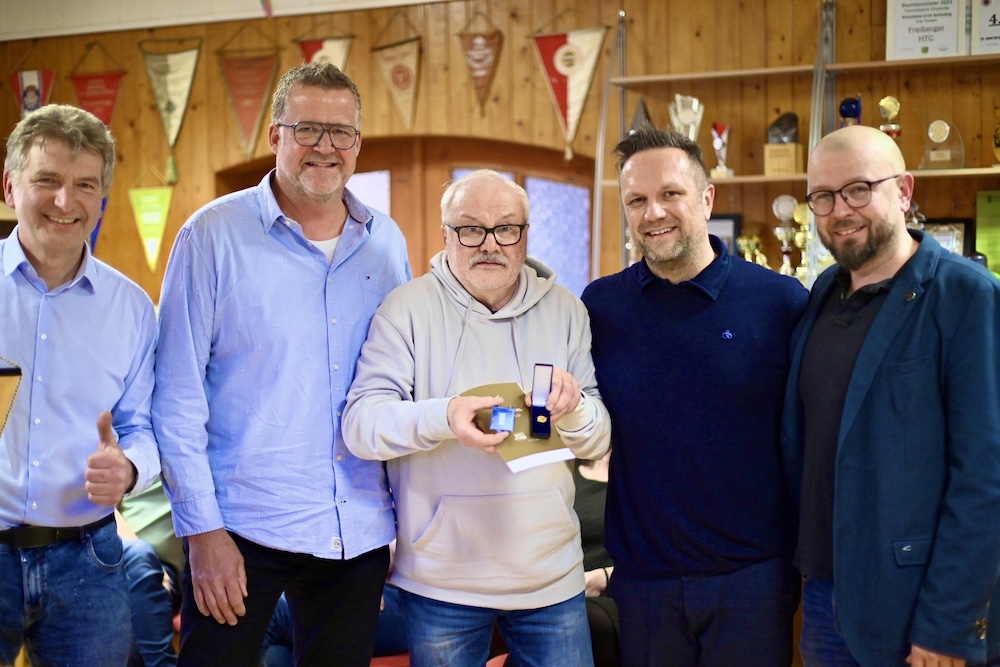 Hockey: Herbert Seifert doppelt ausgezeichnet